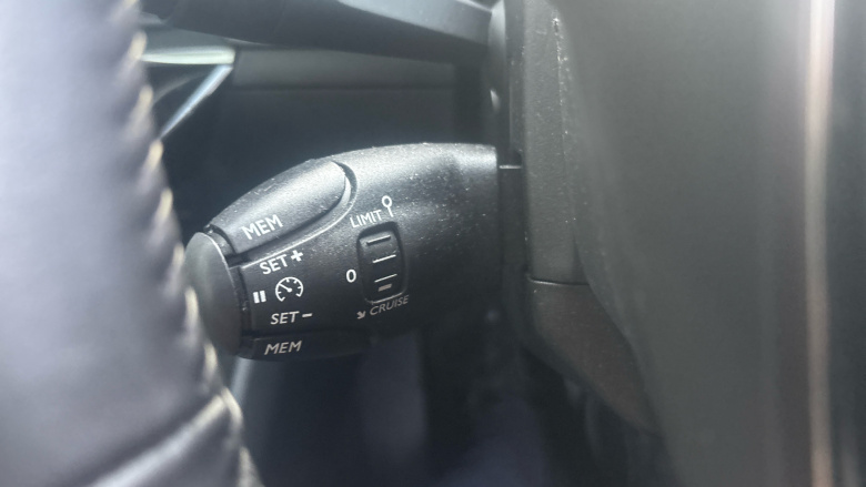 Peugeot 208 1.2 PureTech 100 Active 5dr Petrol Hatchback